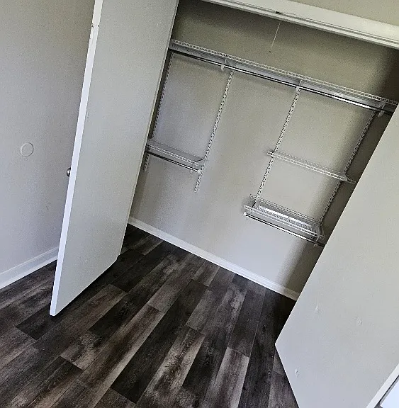 Main bedrm closet