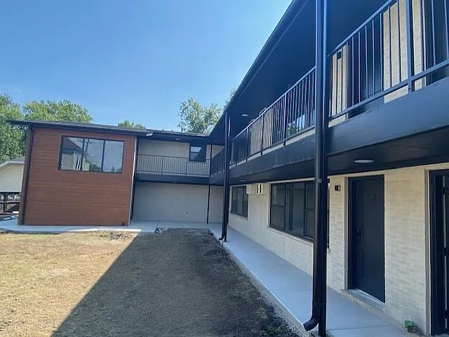 33 W Naperville Rd — Photo 14