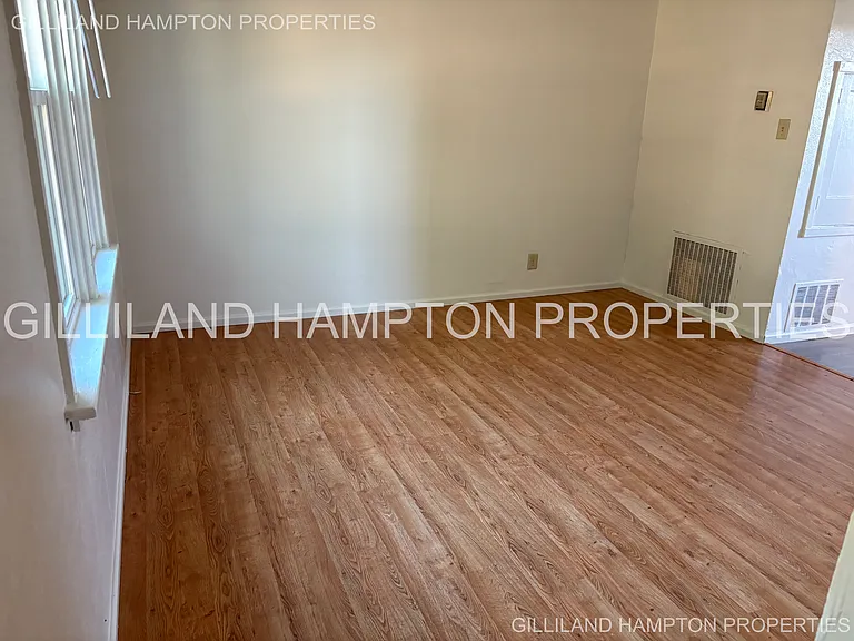318 NW 15th St #318 — Photo 16
