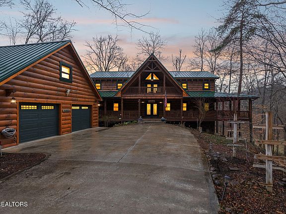2nd image of 105 Shoreside Rd