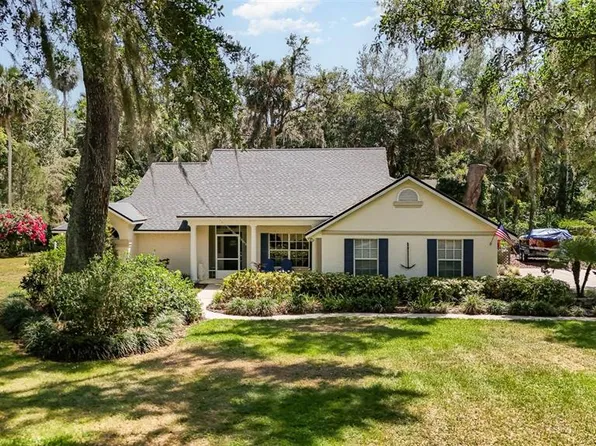 16730 Beauclaire Ct, Tavares, FL 32778