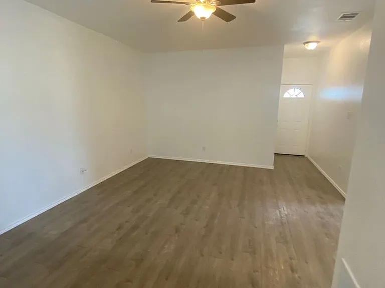 240 N Mary Jo Dr — Photo 2