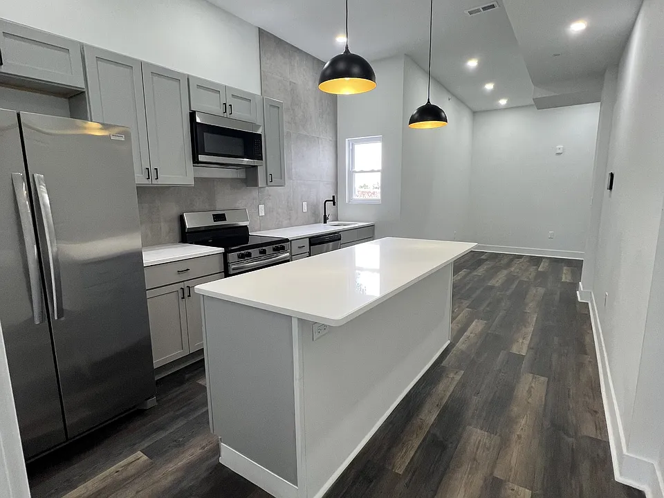 736 E Chelten Ave #3