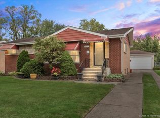 347 Serena Dr, Chicago Heights, IL 60411