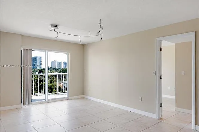 280 SW 20th Rd #702 — Photo 10