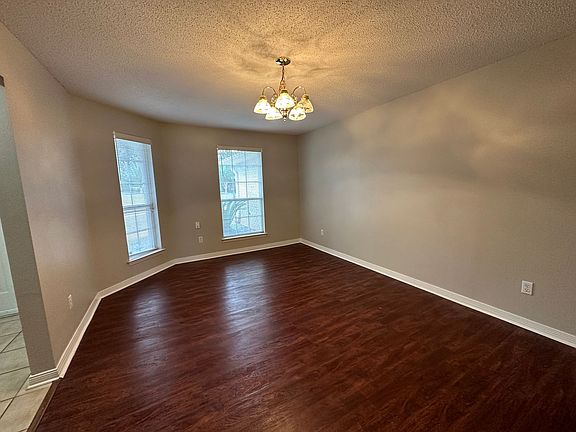 5th image of 1713 Cedrus Ln