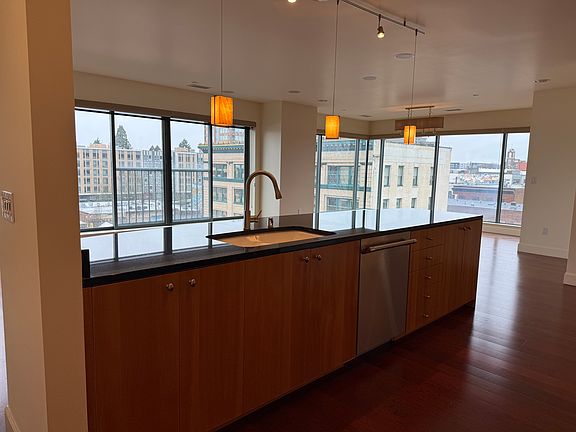 5th image of 500 Broadway St Unit 509