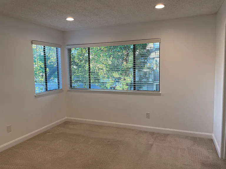 5015 Shalimar Cir — Photo 19