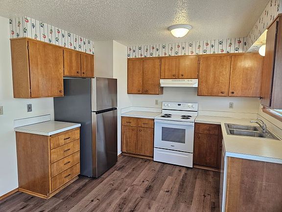 3rd image of 415 S 65th Ave