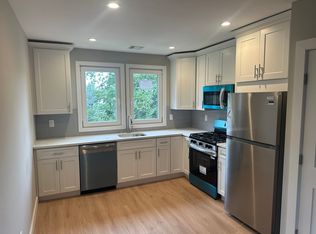 50 N Clinton Ave #6, Bay Shore, NY 11706
