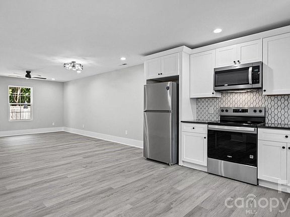 5th image of 3320 Boyd St #A