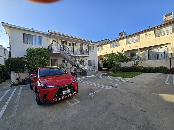 4th image of 335 E Providencia Ave #C