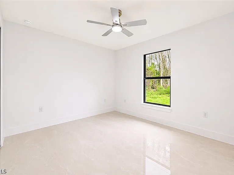 640 Lydia St — Photo 19