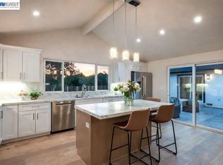 3161 Plymouth Rd, Lafayette, CA 94549