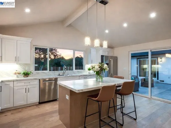 3161 Plymouth Rd, Lafayette, CA 94549