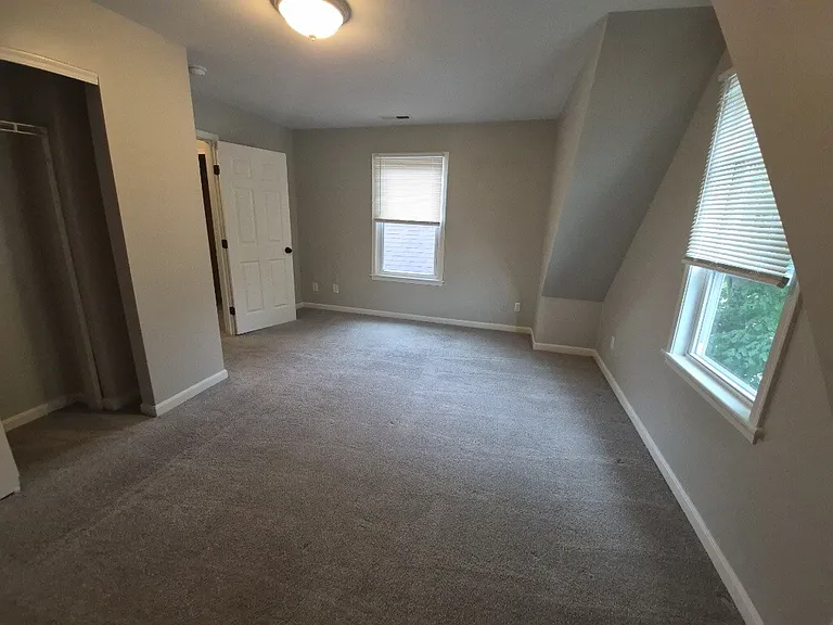 568 Delta Ave #2 — Photo 11