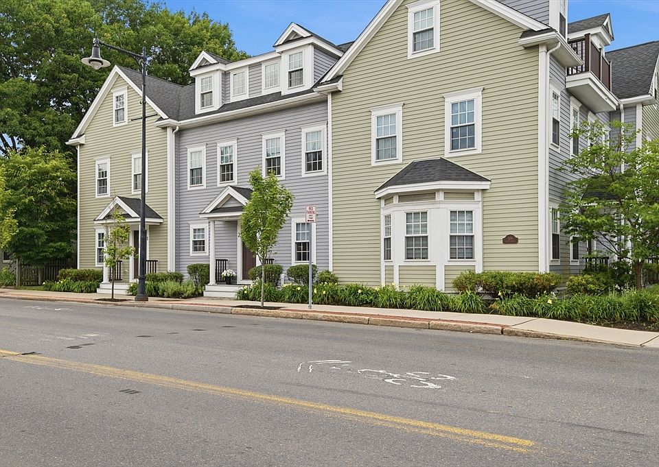 1st image of 106 Bridge St #2