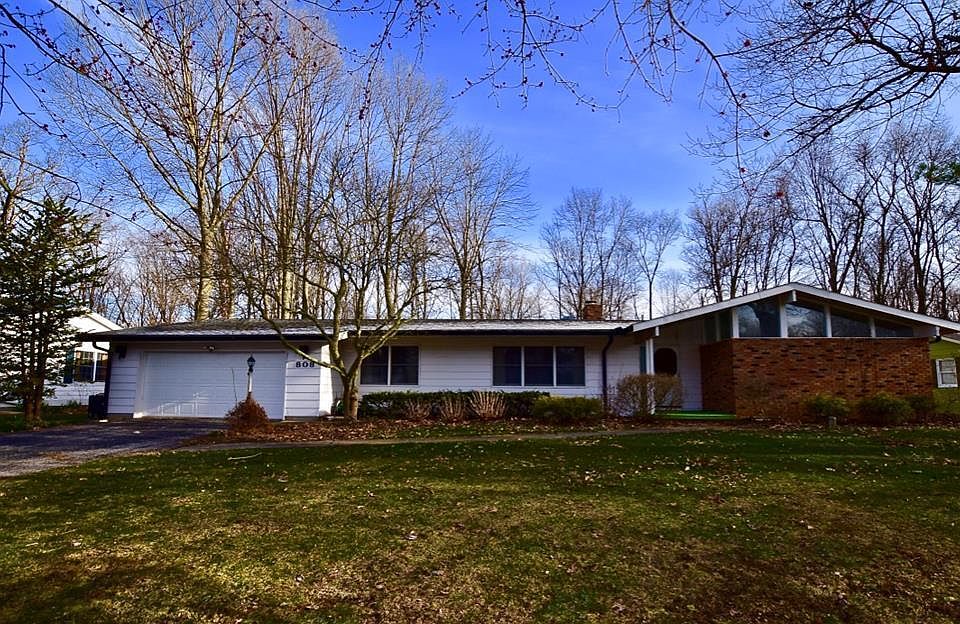 1st image of 808 Christopher Dr