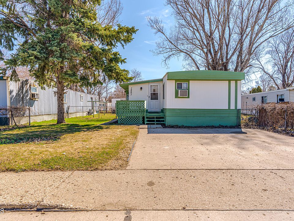 1st image of 1119 University Dr Lot 1221