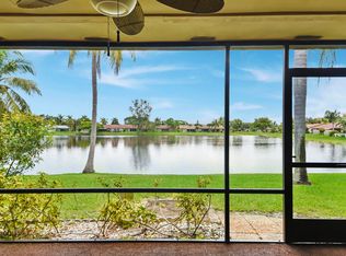 25 Mayfair Ln, Boynton Beach, FL 33426