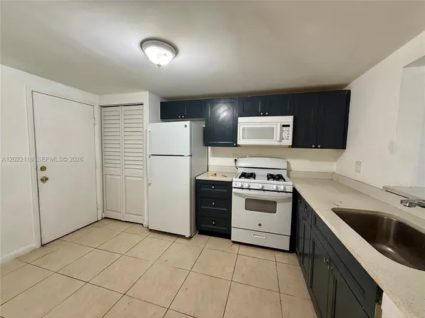 18101 NW 68th Ave APT B102, Hialeah, FL 33015