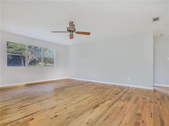 4th image of 900 Lonesome Trl