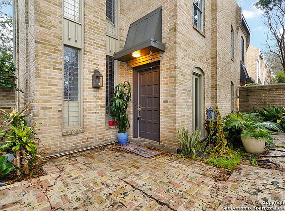 4th image of 5401 N New Braunfels Ave