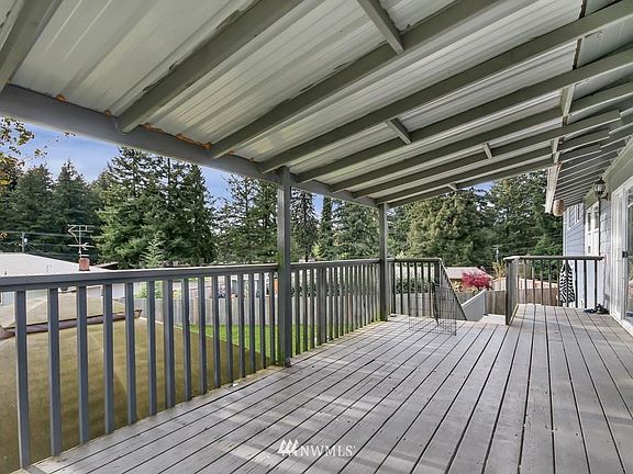 4th image of 4808 66th Ave W