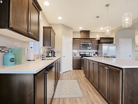 5th image of 10724 NE 109th St