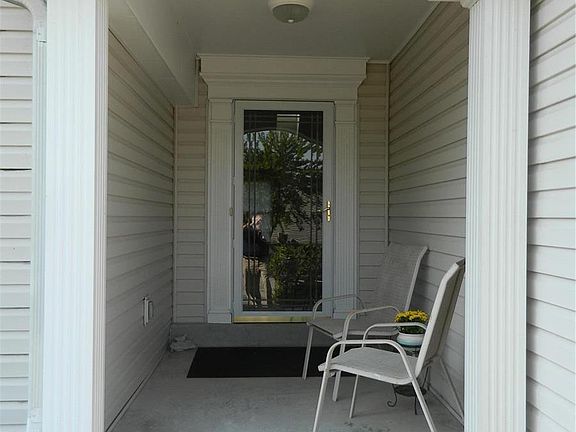 2nd image of 3866 Oaklin Dr