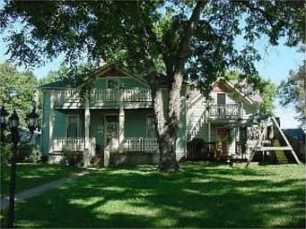 3rd image of 1140 Olive St