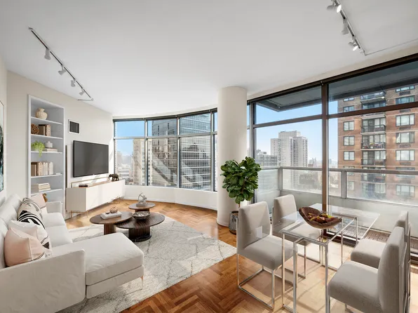 250 East 54th Street image 1 of 9