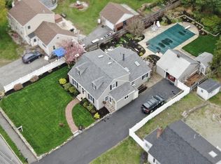 17 Franklin St, Reading, MA 01867