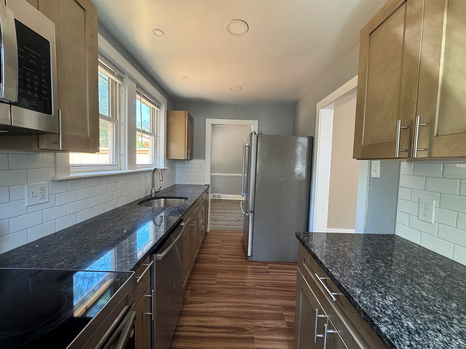 4 bed, 1.5 bath, 1950 sqft, $2,495 — Photo 2
