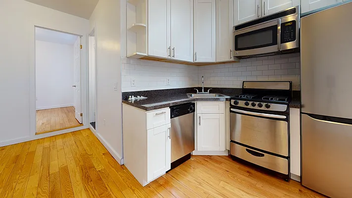 Rented by Bond New York | media 26