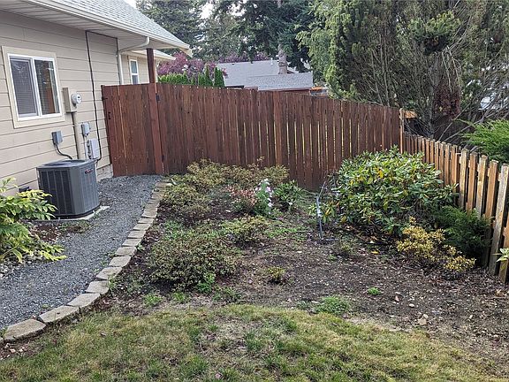 3rd image of 1207 Birchwood
