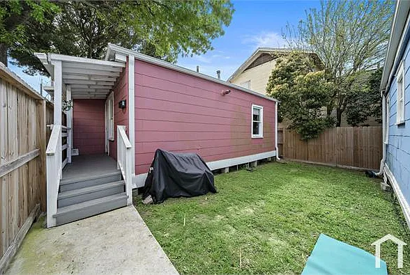 609 Sealy St #2 — Photo 4
