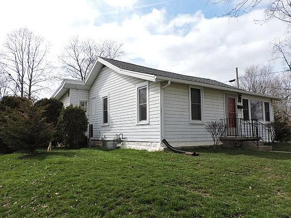 2nd image of 923 Center Ave