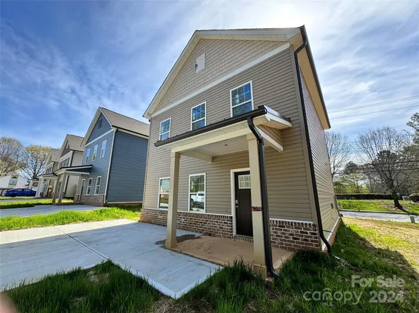 7035 The Plaza Rd, Charlotte, NC 28215