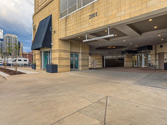 05 Exterior Front Entry_05182023