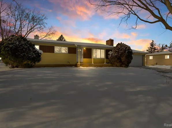 3122 Eastgate St, Burton, MI 48519