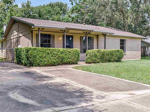 2nd image of 7952 Dartmoor Cir