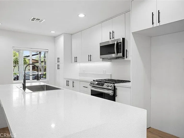 1010 Mariposa St — Photo 8