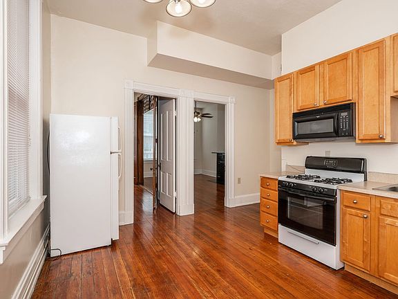 2nd image of 213 E University Ave APT B1