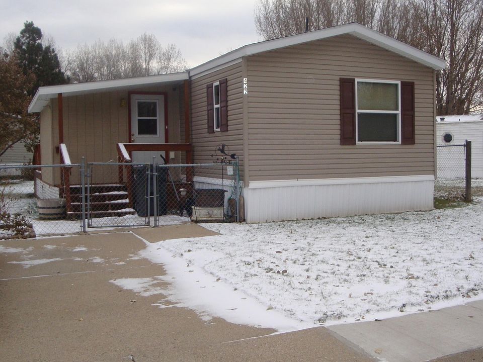 1st image of 422 Yorkshire Ln