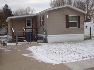 422 Yorkshire Ln, Bismarck, ND 58504