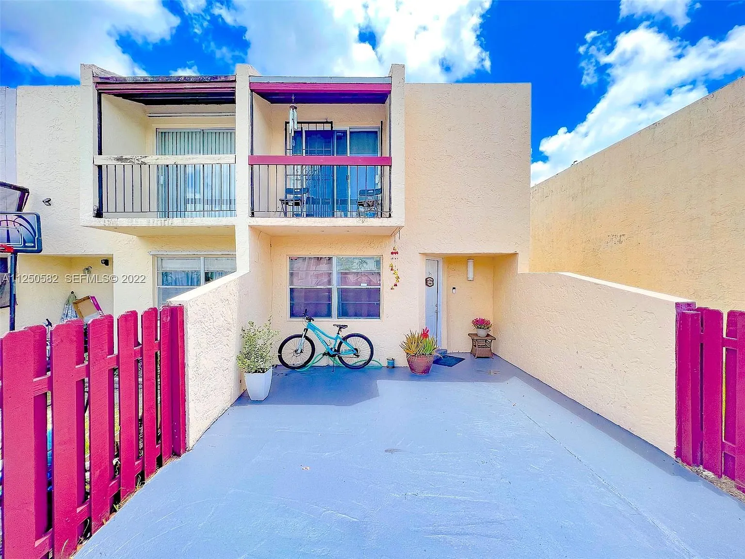 2 bed, 1.5 bath, 1025 sqft, $2,400 — Photo 3