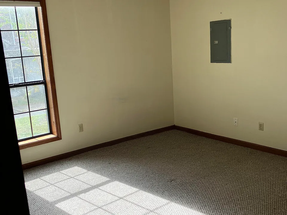 Building Photo 3