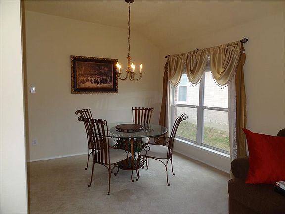 4th image of 2841 Thrush Dr