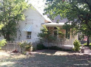 916 E Gilbert St, Henrietta, TX 76365